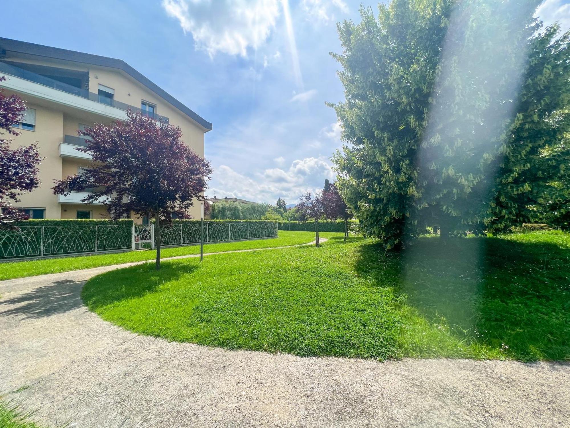 Moderno Vicino Alle Mura Di *